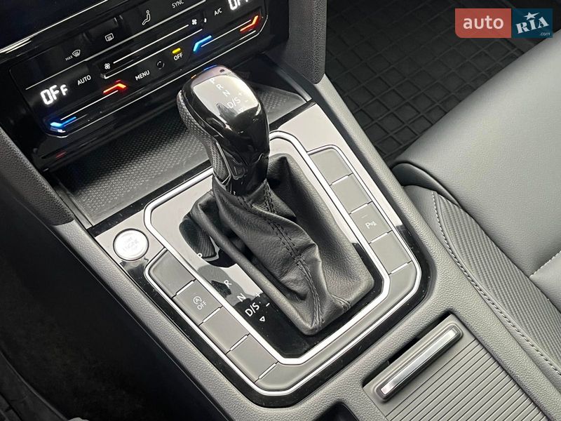 Универсал Volkswagen Passat 2022 в Киеве