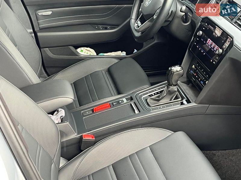 Универсал Volkswagen Passat 2022 в Киеве