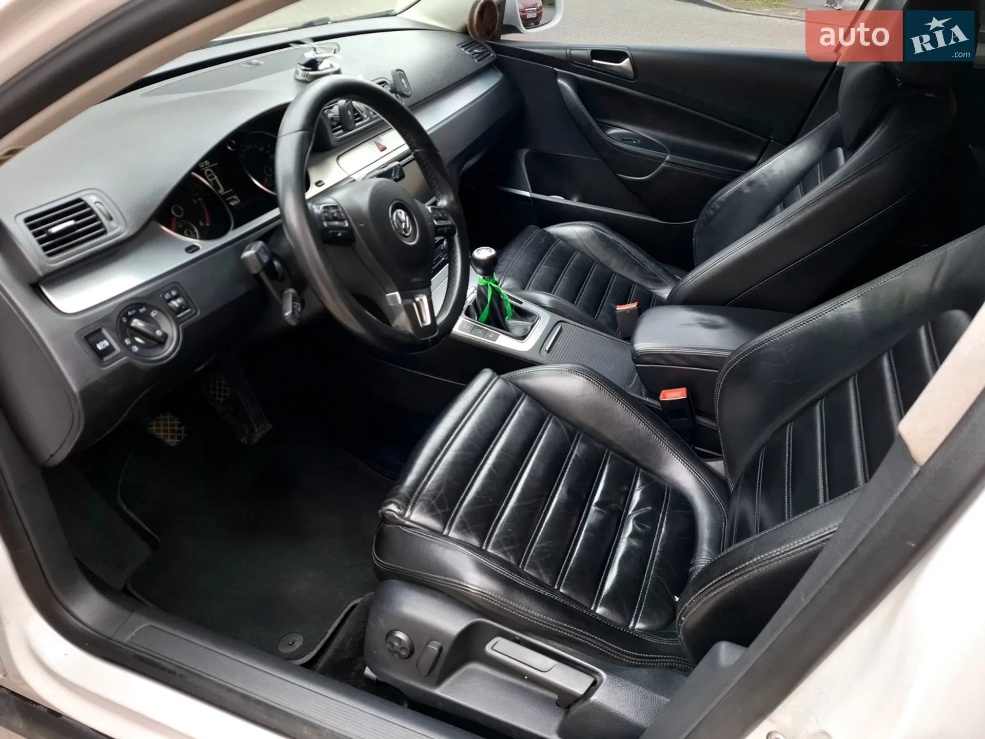 2010 Volkswagen Passat - мініатюра 17