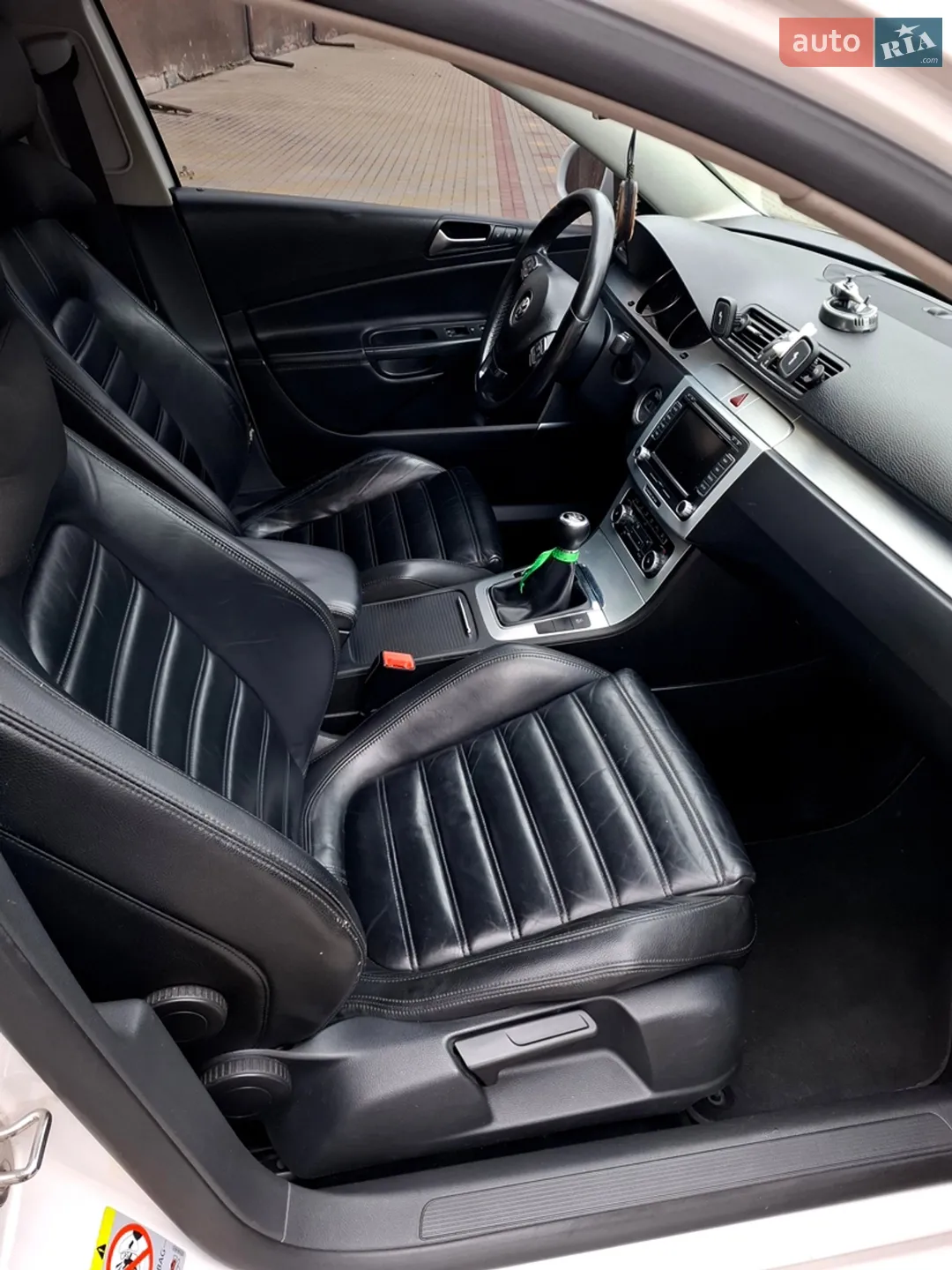 2010 Volkswagen Passat - мініатюра 21