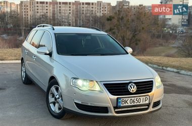 Универсал Volkswagen Passat 2009 в Ровно