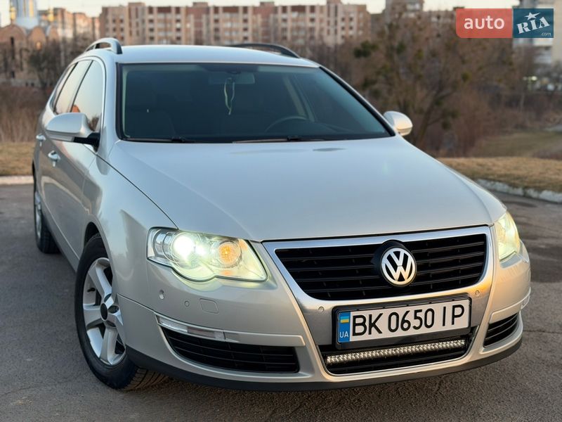 Универсал Volkswagen Passat 2009 в Ровно