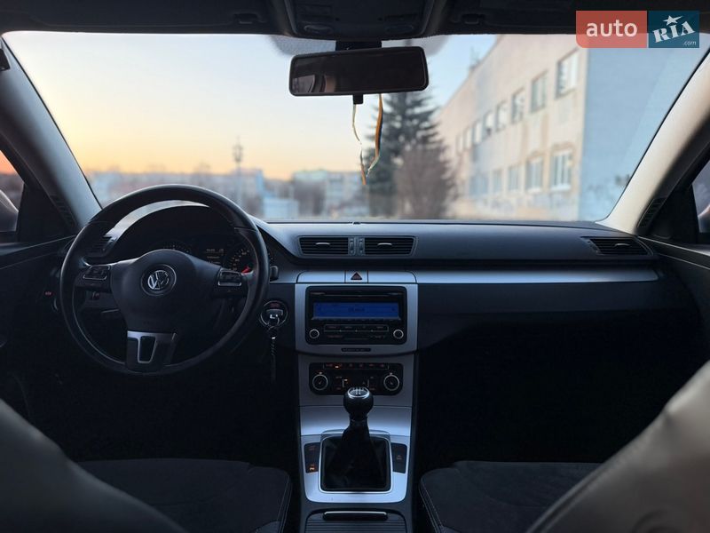 Универсал Volkswagen Passat 2009 в Ровно