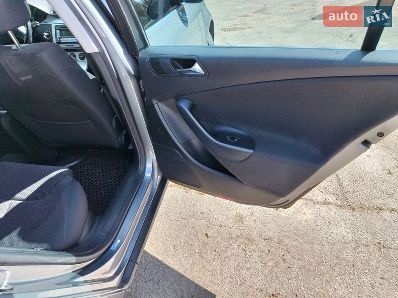 Седан Volkswagen Passat 2008 в Миргороде