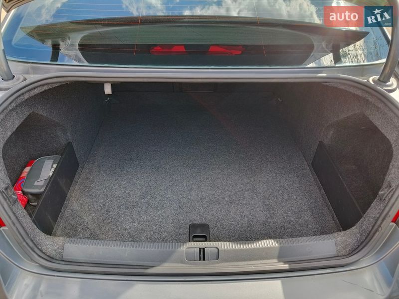 Седан Volkswagen Passat 2008 в Миргороде