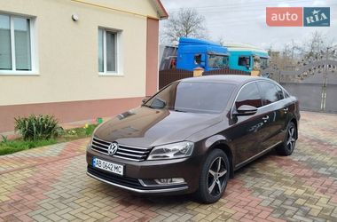 Седан Volkswagen Passat 2012 в Виннице