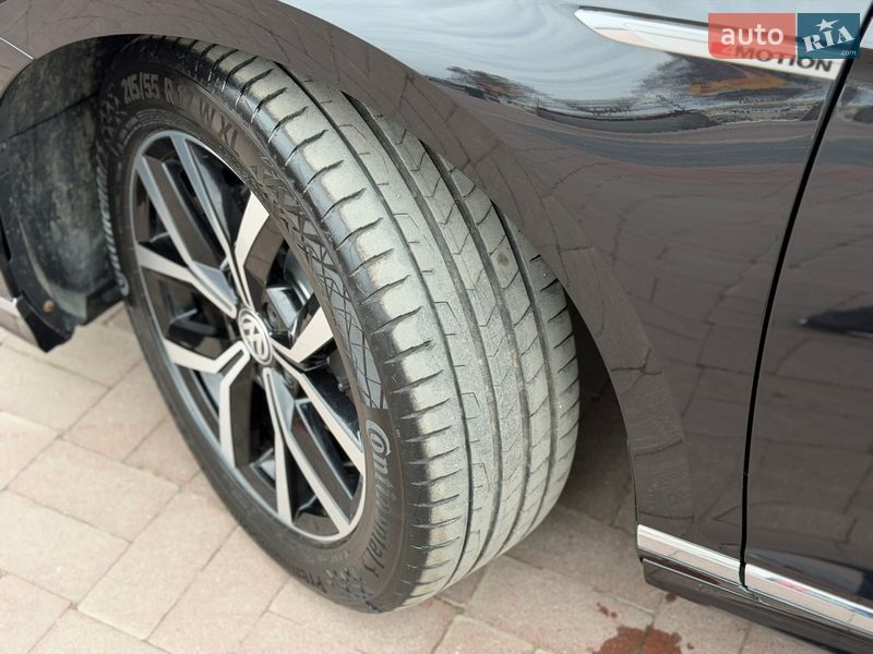 Универсал Volkswagen Passat 2016 в Ровно