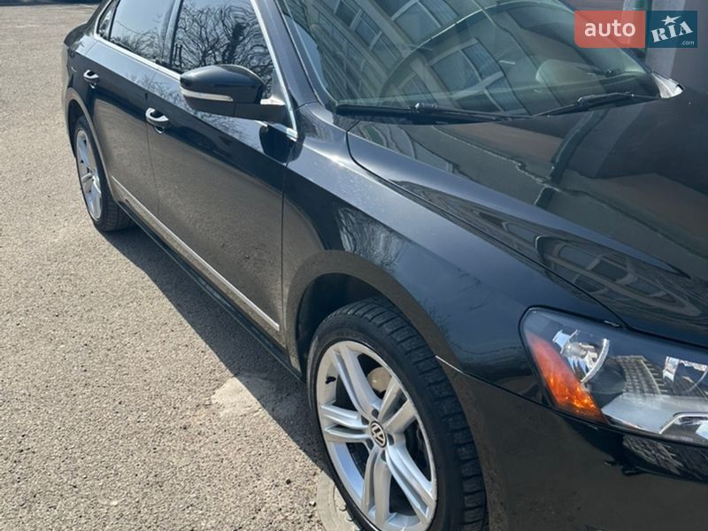 Седан Volkswagen Passat 2014 в Черновцах