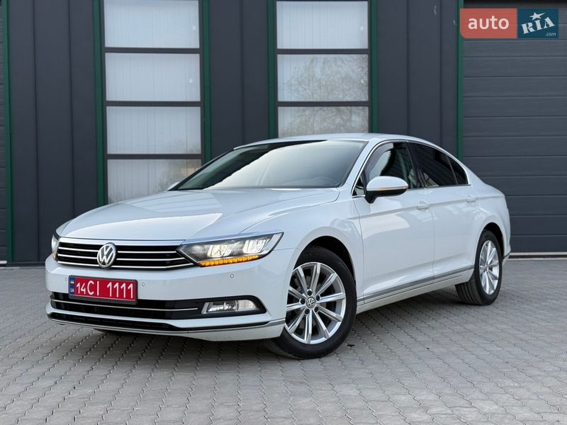 Седан Volkswagen Passat 2016 в Калуші
