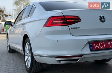 Седан Volkswagen Passat 2016 в Калуші