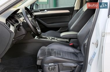 Седан Volkswagen Passat 2016 в Калуші