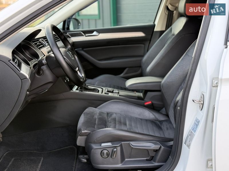 Седан Volkswagen Passat 2016 в Калуші