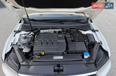 Седан Volkswagen Passat 2016 в Калуші