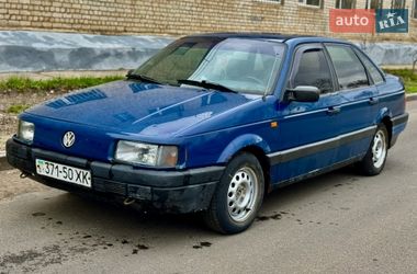 Седан Volkswagen Passat 1988 в Харькове