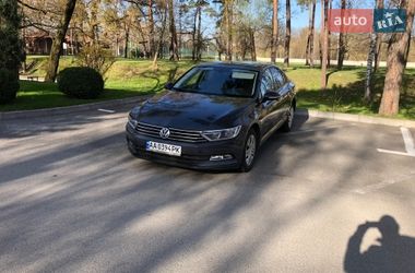 Седан Volkswagen Passat 2015 в Києві