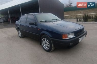 Седан Volkswagen Passat 1992 в Золочеві