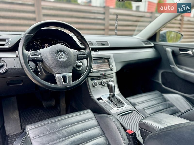 Универсал Volkswagen Passat 2012 в Львове