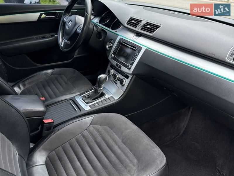 Седан Volkswagen Passat 2012 в Каменском