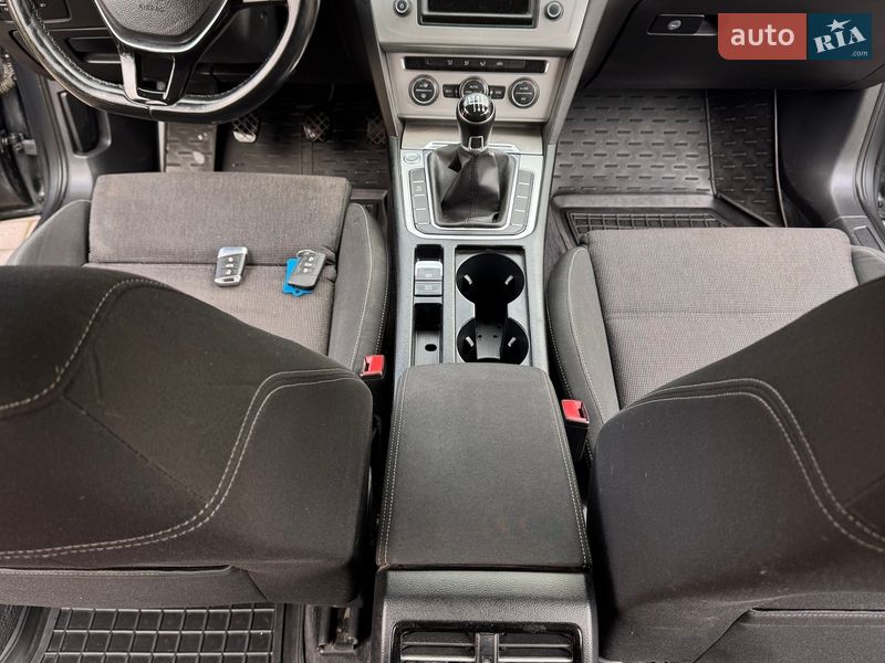 Универсал Volkswagen Passat 2015 в Звягеле