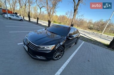 Седан Volkswagen Passat 2016 в Дніпрі