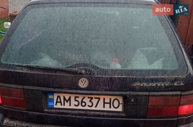 Універсал Volkswagen Passat 1993 в Овручі