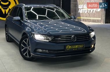 Універсал Volkswagen Passat 2016 в Чернівцях