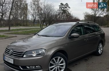 Универсал Volkswagen Passat 2011 в Ровно