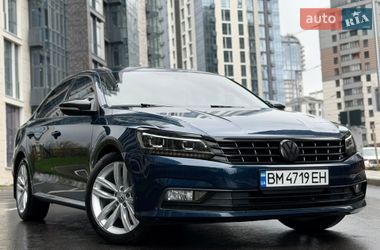 Седан Volkswagen Passat 2018 в Киеве