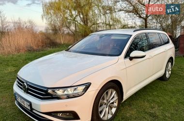 Універсал Volkswagen Passat 2020 в Івано-Франківську