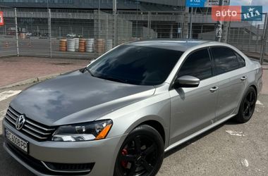 Седан Volkswagen Passat 2013 в Львове