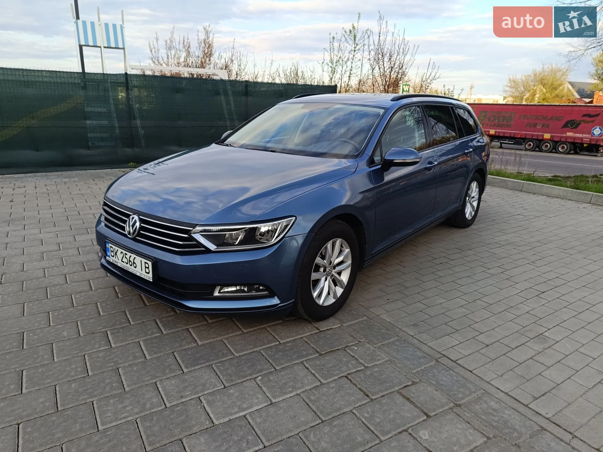 2017 Volkswagen Passat - фото 1