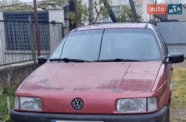 Універсал Volkswagen Passat 1989 в Виноградові
