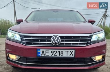 Седан Volkswagen Passat 2016 в Синельниково