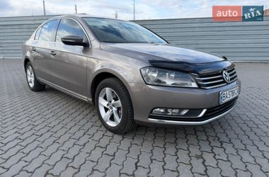 Седан Volkswagen Passat 2011 в Кременчуге