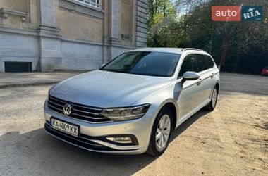 Универсал Volkswagen Passat 2019 в Киеве