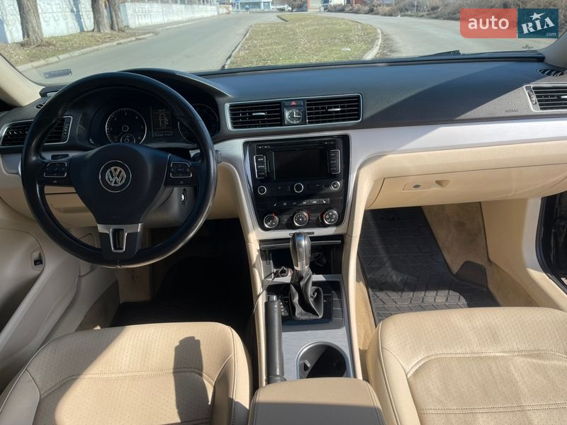 Седан Volkswagen Passat 2012 в Днепре