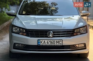 Седан Volkswagen Passat 2017 в Киеве