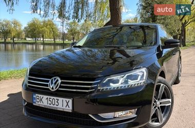 Седан Volkswagen Passat 2013 в Ровно