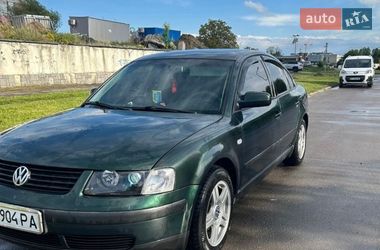 Седан Volkswagen Passat 1998 в Львове