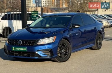 Седан Volkswagen Passat 2017 в Києві
