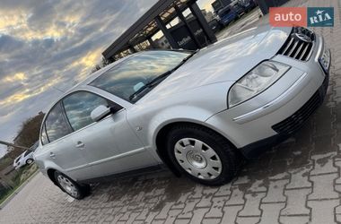 Седан Volkswagen Passat 2002 в Шумске