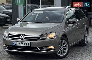 Універсал Volkswagen Passat 2011 в Рівному