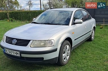 Седан Volkswagen Passat 1997 в Глиницы