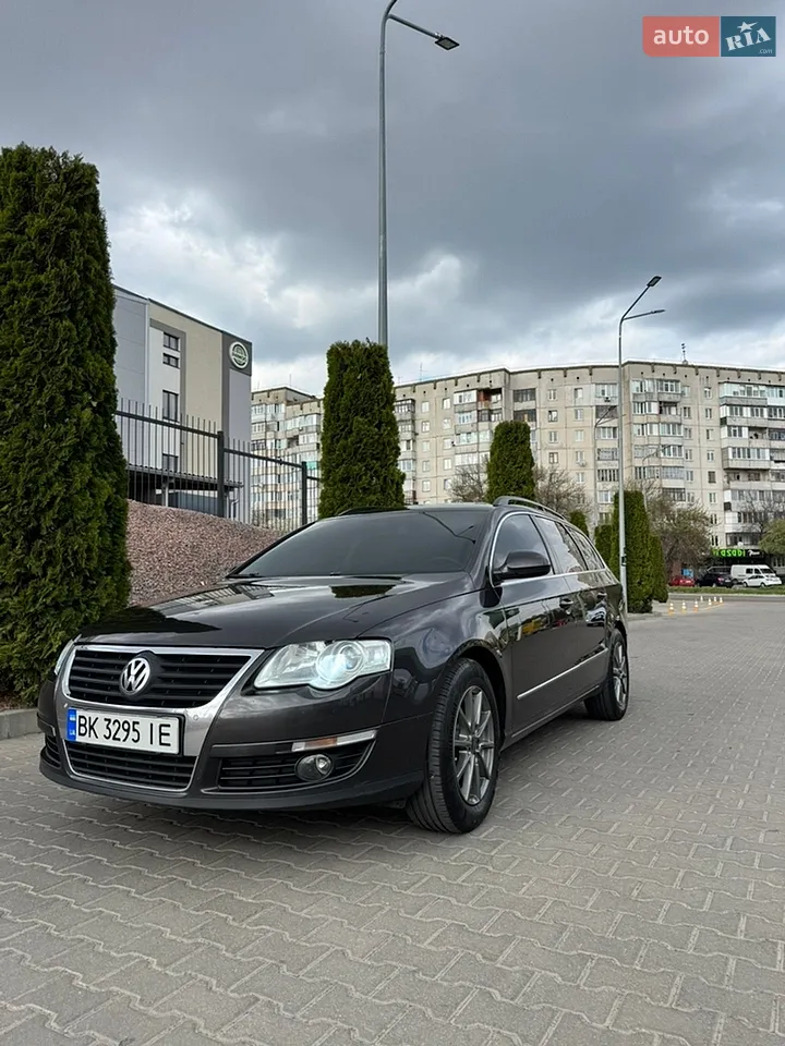 2010 Volkswagen Passat - мініатюра 6