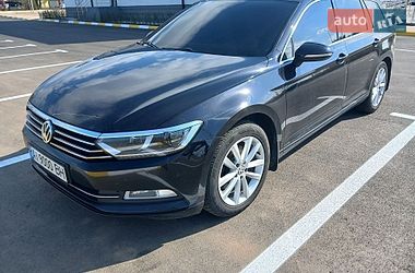 Универсал Volkswagen Passat 2015 в Киеве