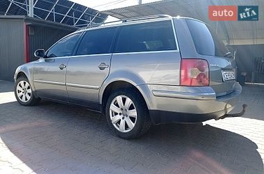 Універсал Volkswagen Passat 2003 в Чернівцях