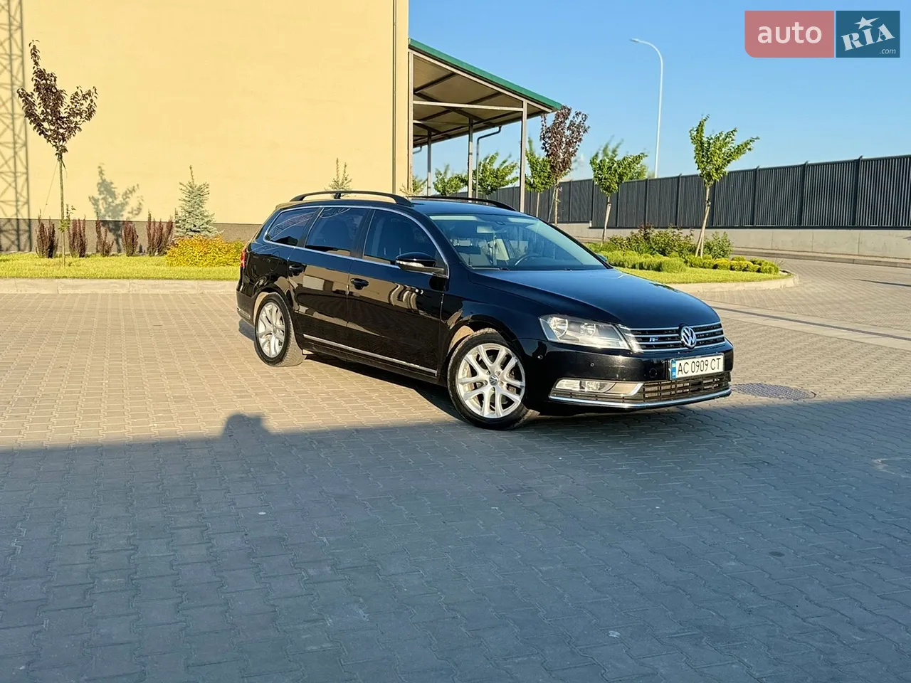 2010 Volkswagen Passat - мініатюра 8