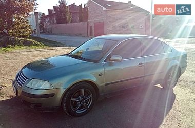 Седан Volkswagen Passat 2001 в Кременці