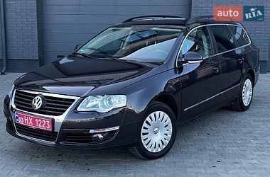Універсал Volkswagen Passat 2010 в Луцьку
