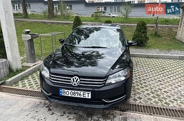 Седан Volkswagen Passat 2014 в Тернополе
